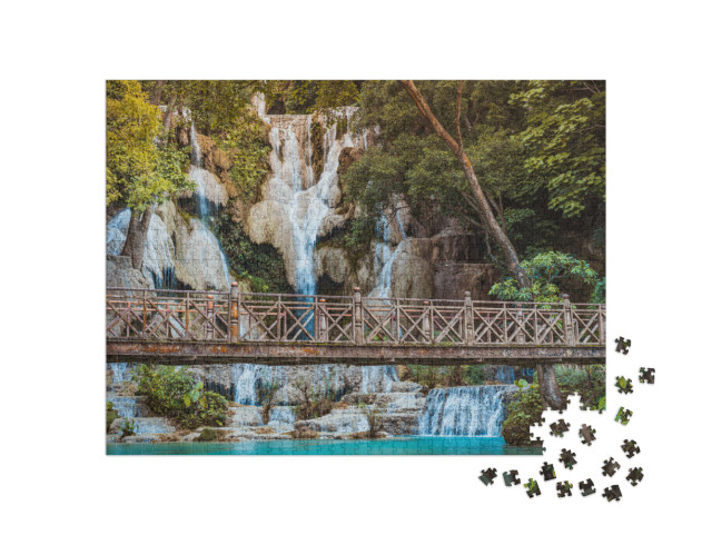 Puzzel 1000 stukjes „Oude brug voor de Kuangsi waterval in Luang Prabang, Laos“