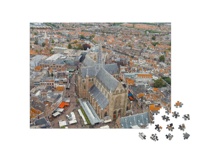 Puzzel 500 stukjes „Haarlem, Sint-Bavokerk met panoramisch uitzicht over het centrum van Haarlem“