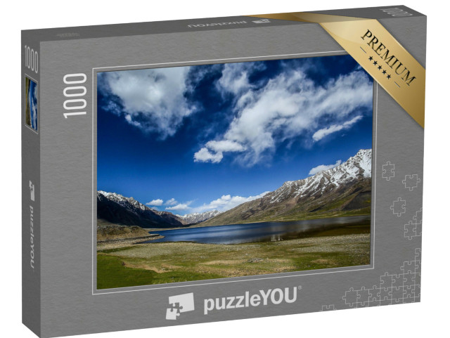 Puzzel 1000 stukjes „Prachtig meer omringd door bergen in de Shandur Vallei, Pakistan“