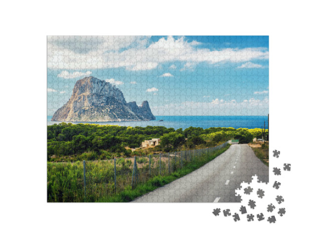 Puzzel 1000 stukjes „Weg naar het strand van Cala d'Hort met uitzicht op Es Vedra. Ibiza“