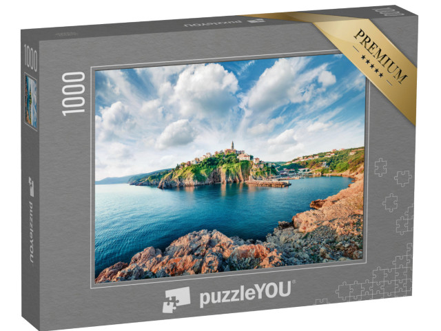 Puzzel 1000 stukjes „Stadsgezicht van Vrbnik in de ochtend, Adriatische Zee, Krk, Kroatië“