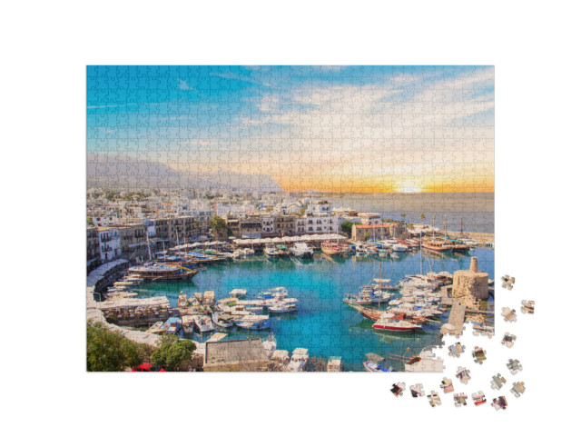 Puzzel 1000 stukjes „Prachtig uitzicht op de baai van Kyrenia in Noord-Cyprus“