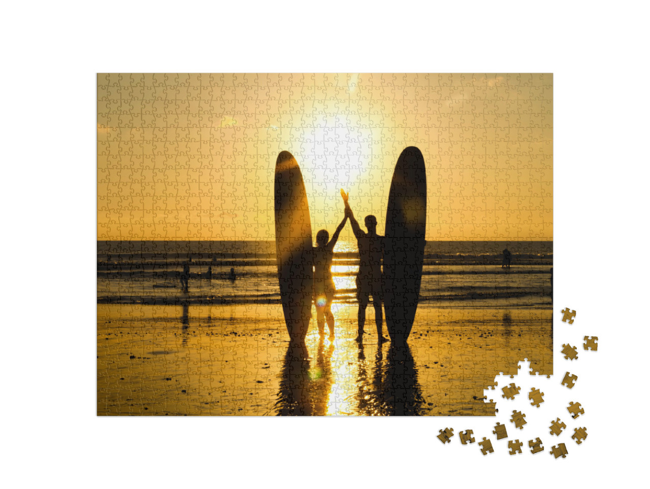Puzzel 1000 stukjes „Surferpaar in de zonsondergang op het strand“