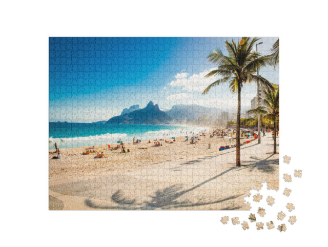 Puzzel 1000 stukjes „Palmbomen en de berg Twee Gebroeders op het strand van Ipanema, Rio de Janeiro“