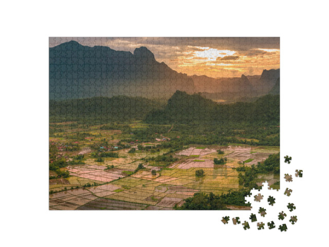Puzzel 1000 stukjes „Gouden zonsondergang op de rijstvelden van Laos“