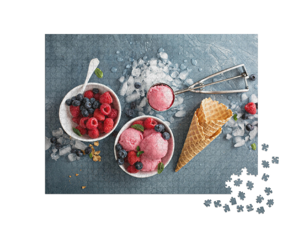 Puzzel 1000 stukjes „Frambozenijs in een witte kom“
