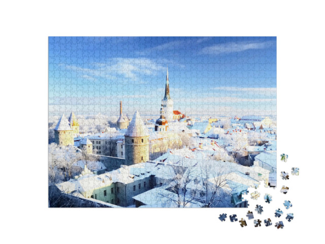 Puzzel 1000 stukjes „Uitzicht op de besneeuwde oude stad van Tallinn, Estland“