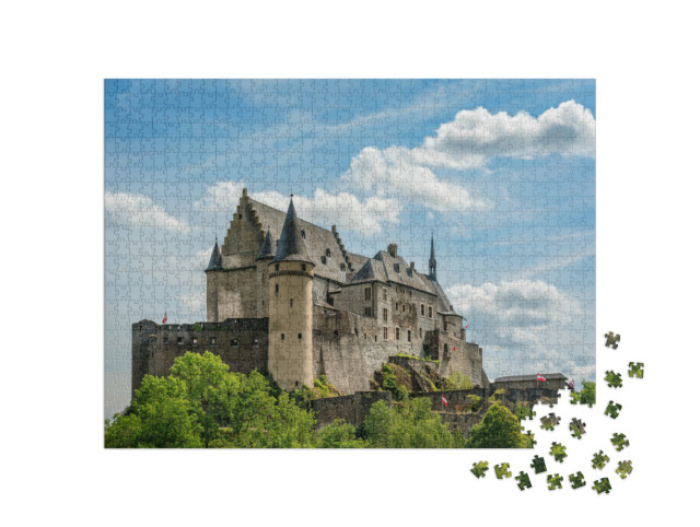 Puzzel 1000 stukjes „Kasteel Vianden in Luxemburg, bezienswaardigheid van de regio“