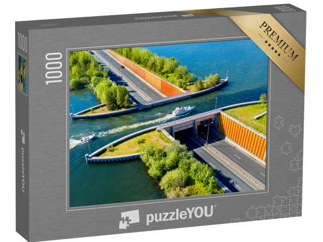 Puzzel 1000 stukjes „Aquadukt Veluwemeer, een zeilboot vaart op het meer boven de snelweg“